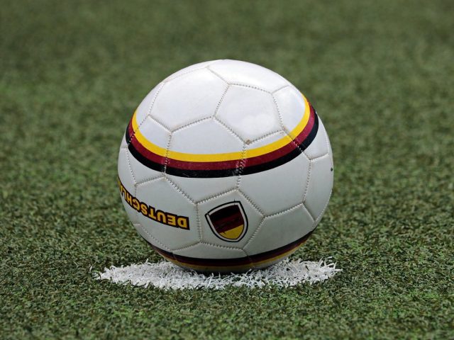 Montre GPS ou pod/vest pour suivre le football : résumé